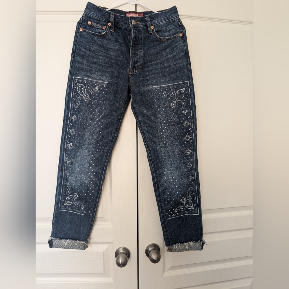 Nearly New Lucky Legend Paisley Drew Mom, 2/26R